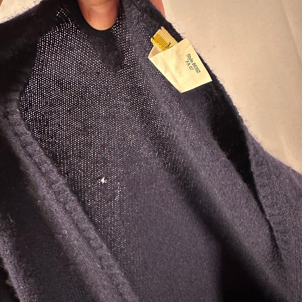 J.Crew V-Neck Sweater Women Small Navy Blue Fair 100%‎ Cashmere Holes Flaw - Picture 14 of 14